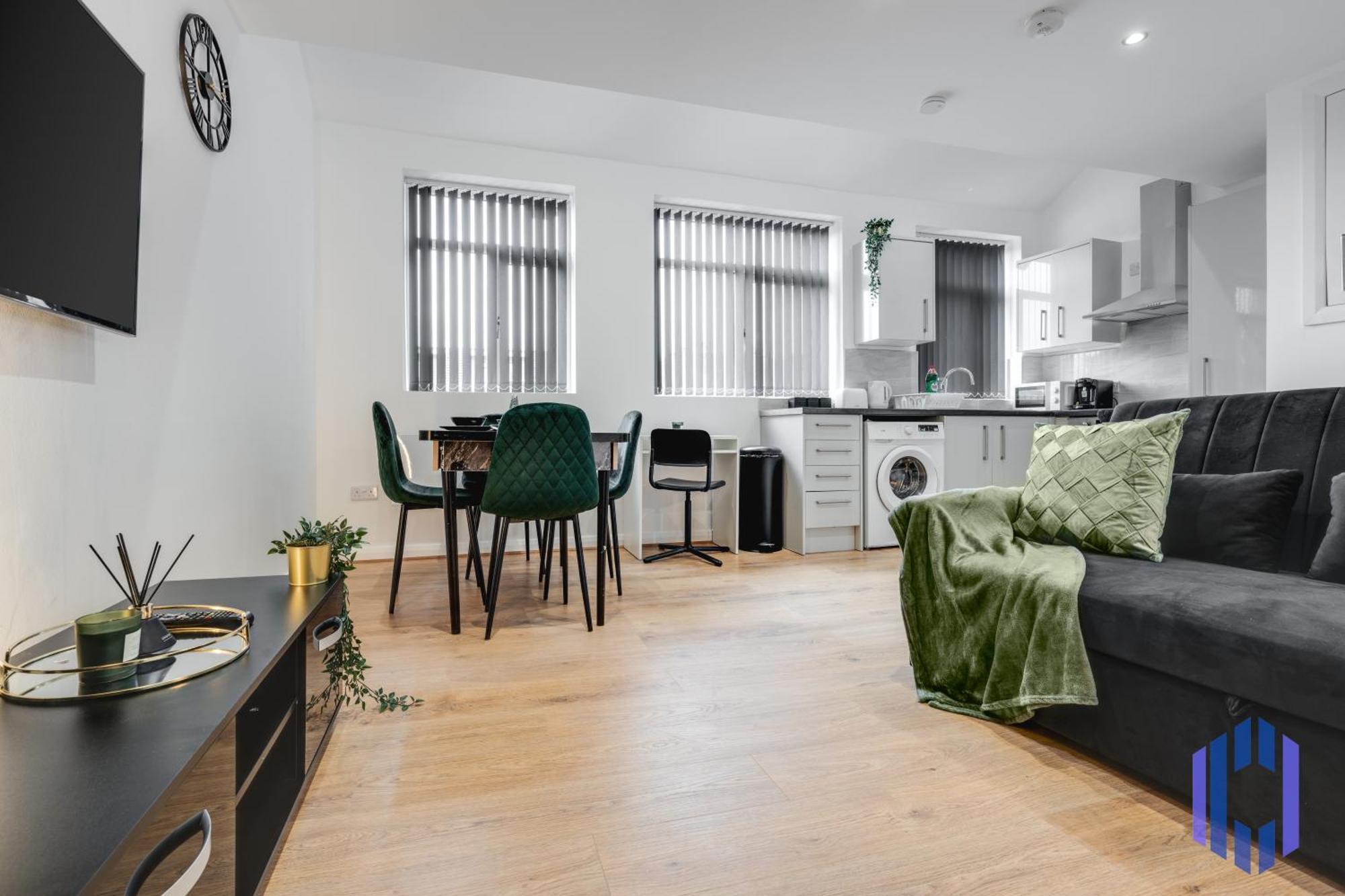 Apartamento Sophisticated & Stylish Flat Near Airport - Sleeps 9