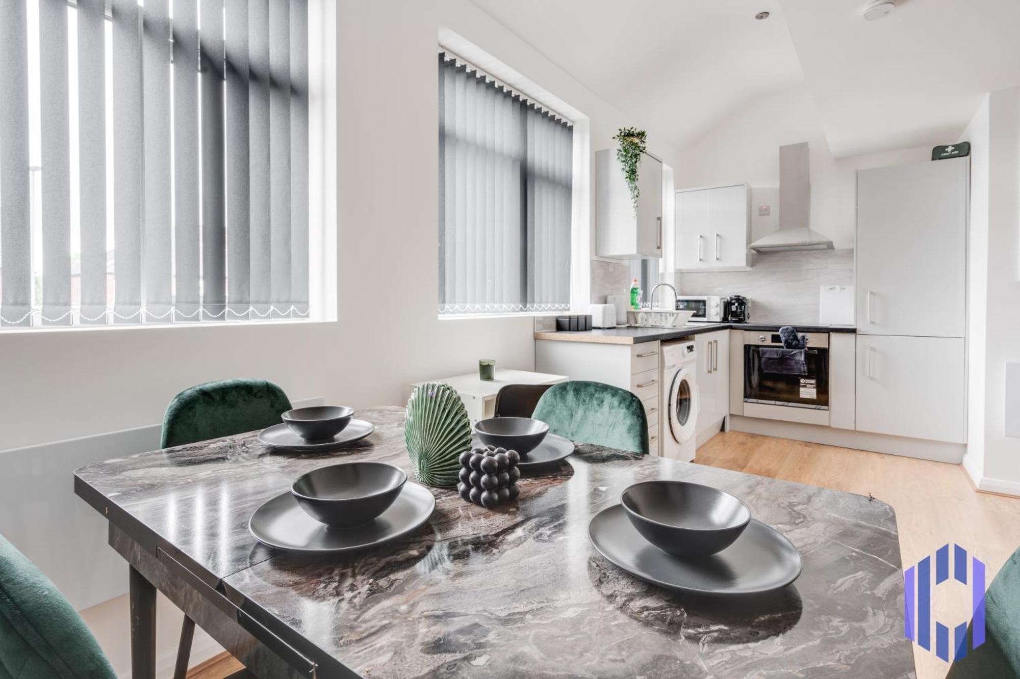 Sophisticated & Stylish Flat Near Airport - Sleeps 9 Apartamento *
