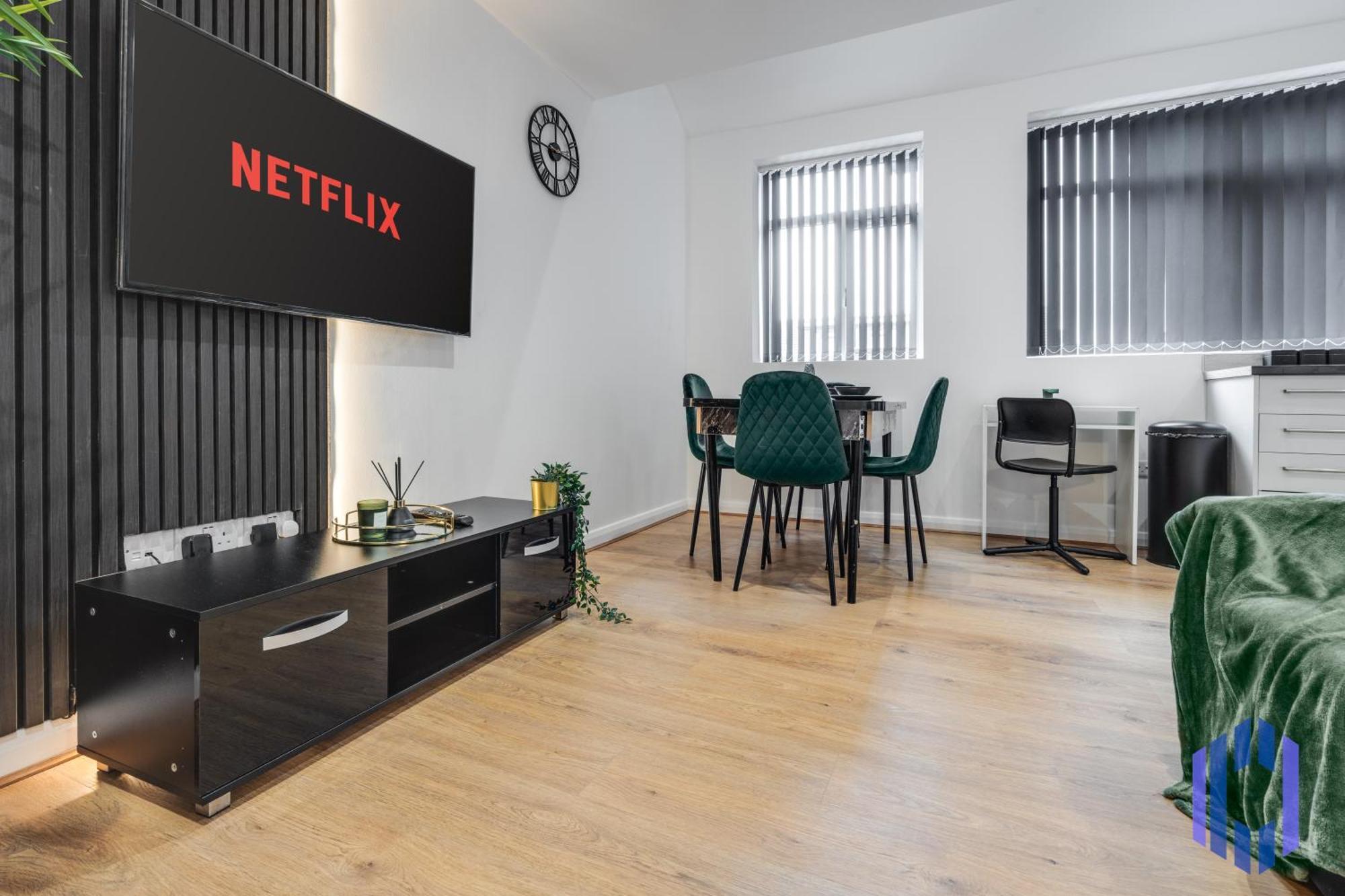 Sophisticated & Stylish Flat Near Airport - Sleeps 9 Apartamento *
